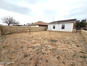 3856 Tierra Alamo Dr in El Paso, TX - Building Photo - Building Photo
