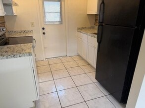 728 SW 7th St, Unit 1-2 in Hallandale Beach, FL - Building Photo - Building Photo