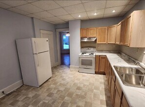 563 W 4th St, Unit First Floor in New Richmond, WI - Building Photo - Building Photo