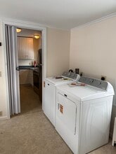 239 N King St in Northampton, MA - Foto de edificio - Building Photo