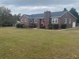 1050 Rawl Rd in Lexington, SC - Building Photo