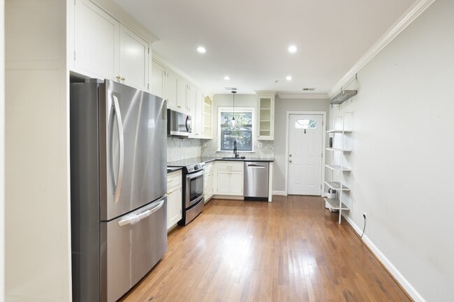 property at 1122 K St SE