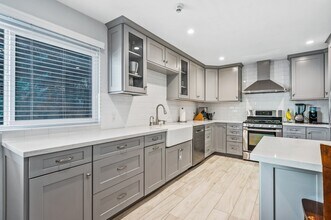 1911 Mathews Ave in Redondo Beach, CA - Building Photo - Building Photo