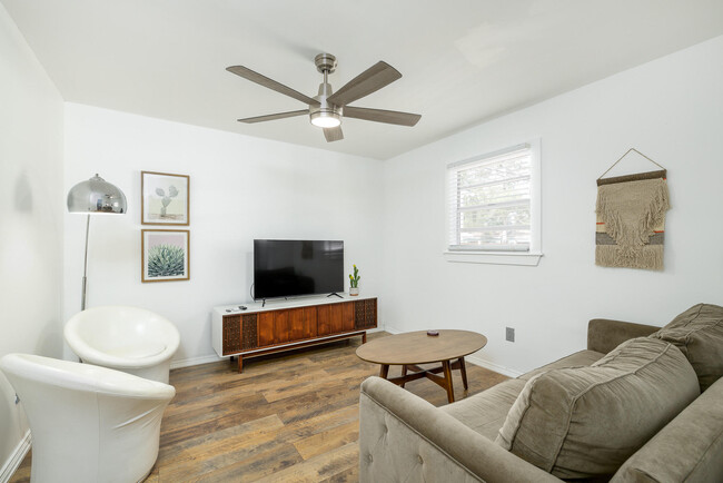 property at 527 Zanesville St S