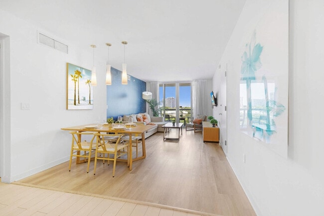 2602 E Hallandale Beach Blvd, Unit SI ID1227513P in Hallandale Beach, FL - Foto de edificio - Building Photo