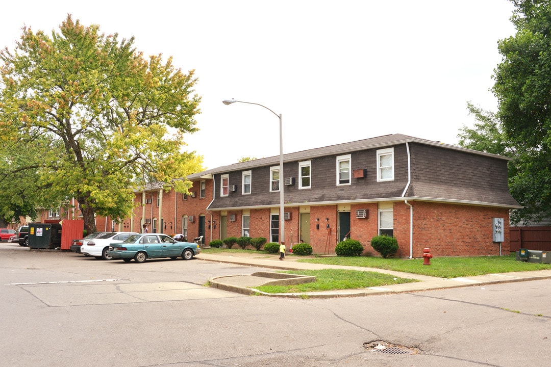Trailbridge Townhomes in Middletown, OH - Foto de edificio