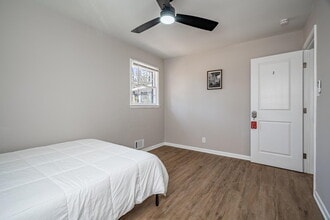 375 Dollar Mill Rd SW in Atlanta, GA - Foto de edificio - Building Photo