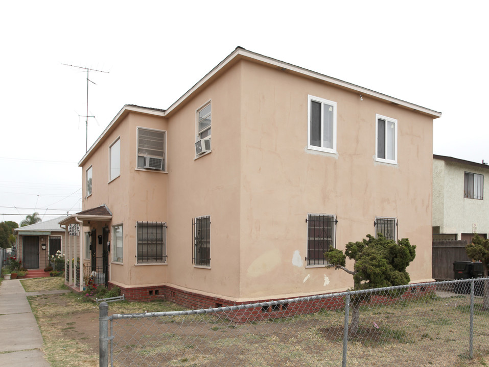 4025-4031 Wilson Ave in San Diego, CA - Building Photo