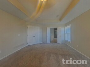 5004 Woodstock St in Shawnee, KS - Building Photo - Building Photo