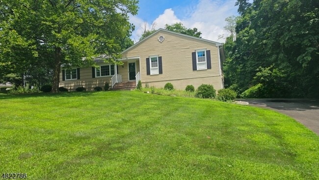 1 Birch Dr in Bernards, NJ - Foto de edificio - Building Photo