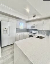641 Siren Wind Ln in Clearwater, FL - Building Photo - Building Photo