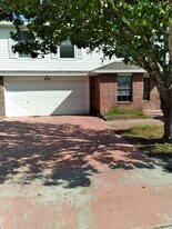 918 St Bernard St in Corpus Christi, TX - Building Photo