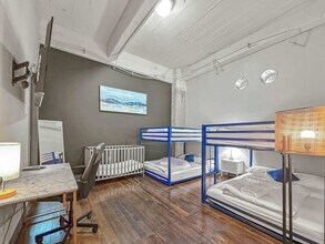 555 Evergreen St in Dallas, TX - Building Photo - Building Photo