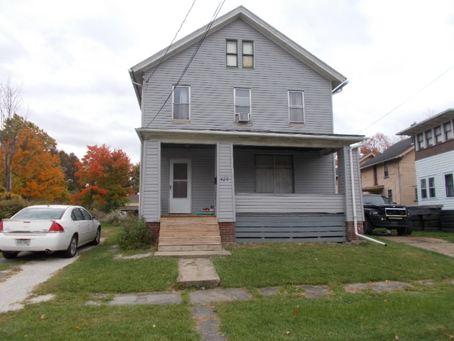 property at 8 Prospect Ave NW