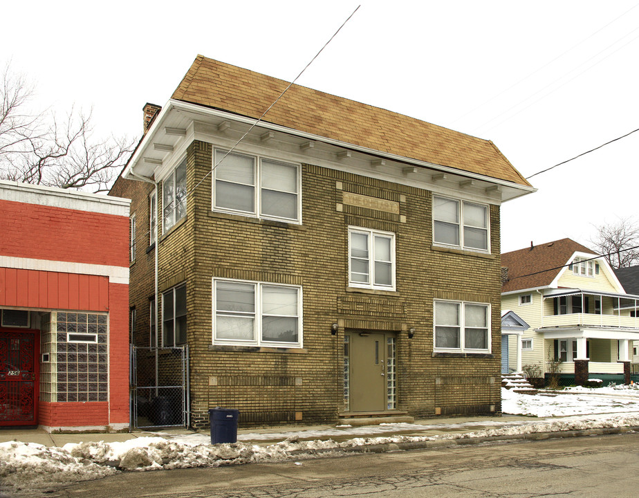 252 E 156th St in Cleveland, OH - Building Photo