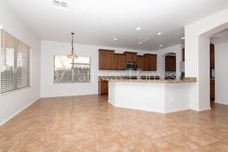 4205 E Del Rio Dr in Queen Creek, AZ - Foto de edificio - Building Photo