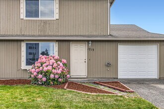 1711 SE Blairmont Dr in Vancouver, WA - Building Photo - Building Photo