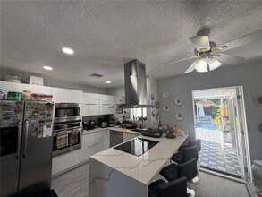 1350 NE 134th St in North Miami, FL - Building Photo - Building Photo
