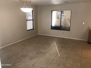 1053 Sunburst Ln in Tempe, AZ - Building Photo - Building Photo