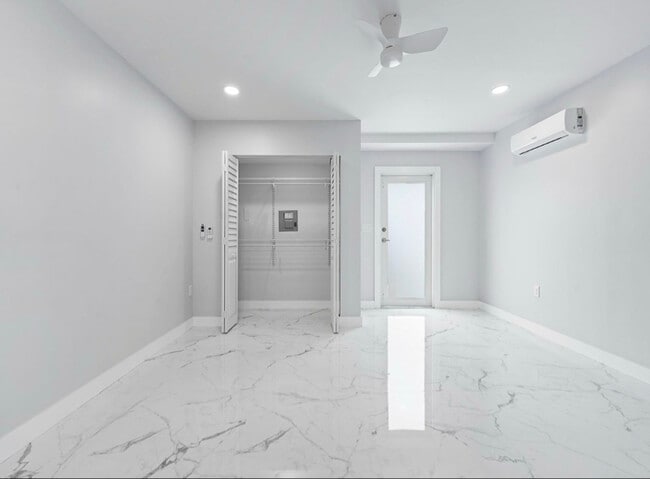 16135 SW 86th Terrace in Miami, FL - Building Photo - Building Photo