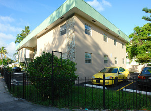 13880 NE 20th Pl in North Miami Beach, FL - Building Photo - Building Photo