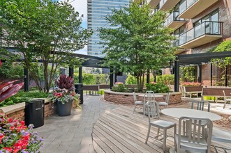 AMLI Lofts in Chicago, IL - Building Photo - Building Photo