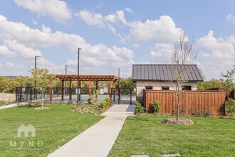 2700 Ctr Crk Ln in Fort Worth, TX - Building Photo - Building Photo