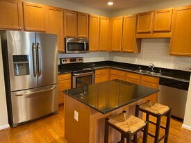 2421 Eagle Creek Ct, Unit 203