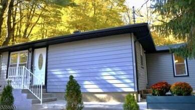 620 Hemlock Dr in Newton, NJ - Building Photo - Building Photo