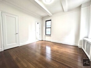 140 E 46th St in New York, NY - Building Photo - Building Photo