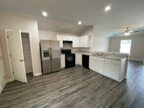 400 Woodland Crst Rd in Pell City, AL - Building Photo - Building Photo
