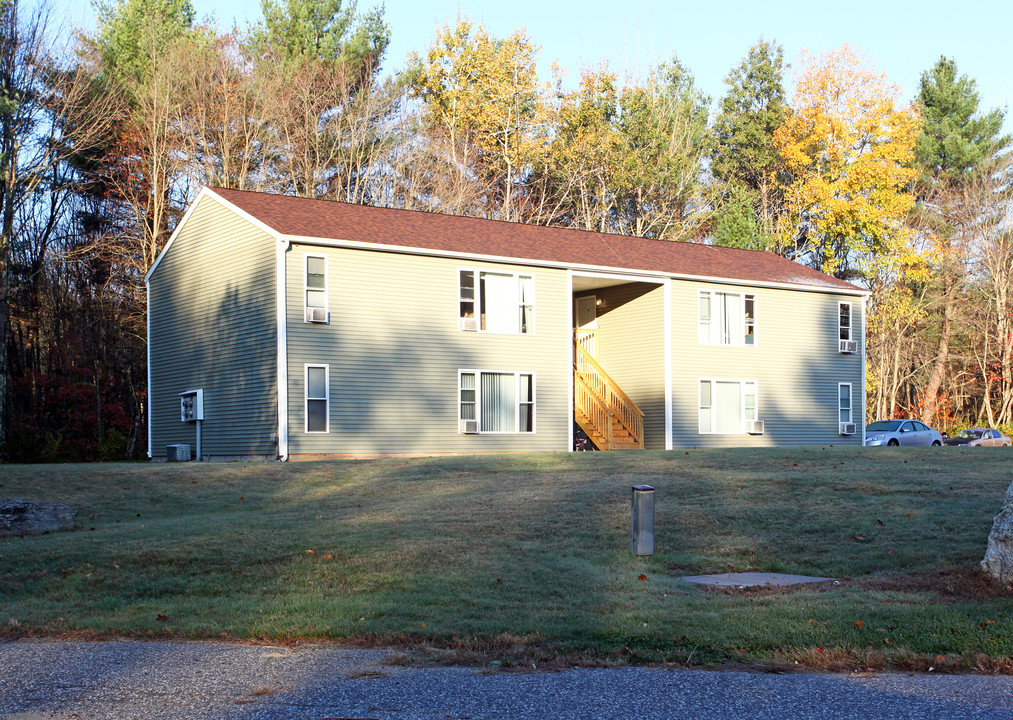 Juniper Hills in Charlton, MA - Foto de edificio