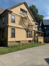 466 Alexander St, Unit 2 in Rochester, NY - Building Photo - Building Photo