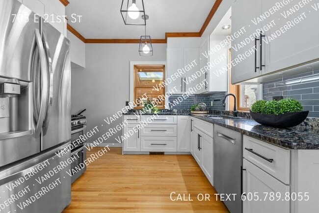 property at 705 E 21st St
