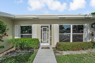 13730 Vía Flora in Delray Beach, FL - Building Photo - Building Photo
