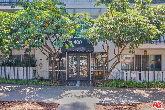 400 La Fayette Park Pl in Los Angeles, CA - Building Photo - Building Photo