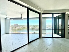 4751 Gulf Shore Blvd N in Naples, FL - Building Photo