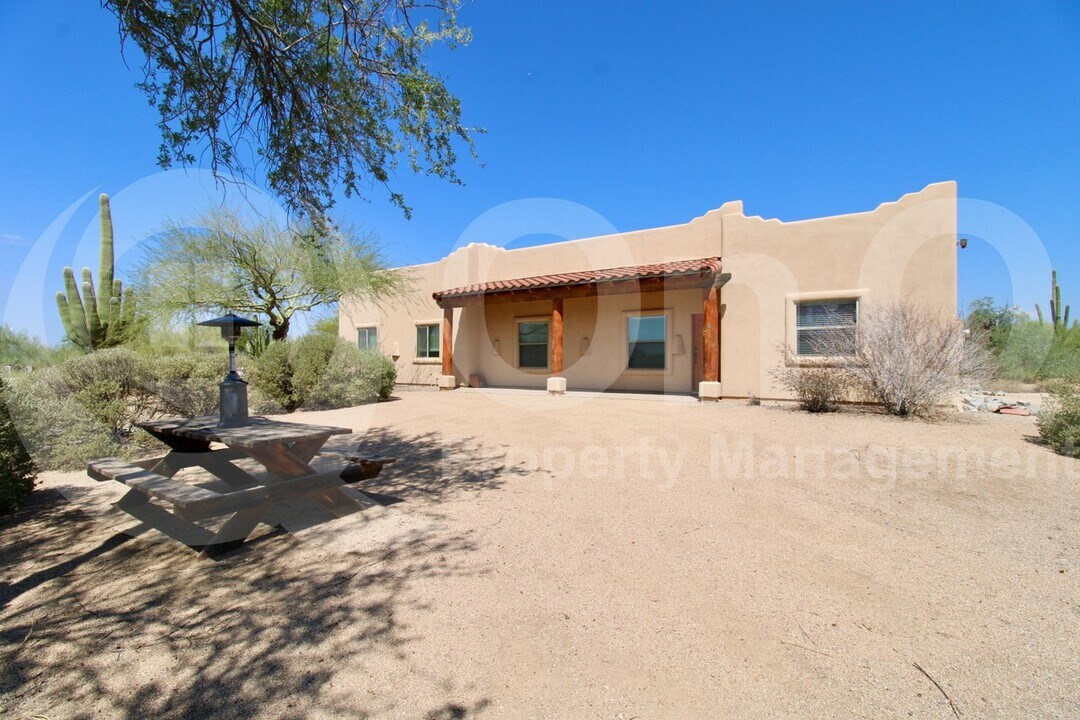 6110 E Milton Dr in Cave Creek, AZ - Building Photo