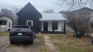 309 W Hull St in Denison, TX - Building Photo - Building Photo