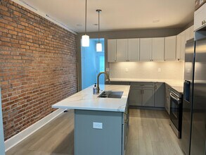 260 S Highland Ave in Baltimore, MD - Building Photo - Building Photo