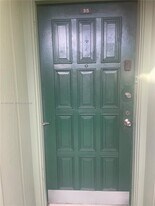 10525 SW 112th Ave in Miami, FL - Building Photo