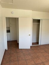 4044 Mennes Ave in Riverside, CA - Foto de edificio - Building Photo