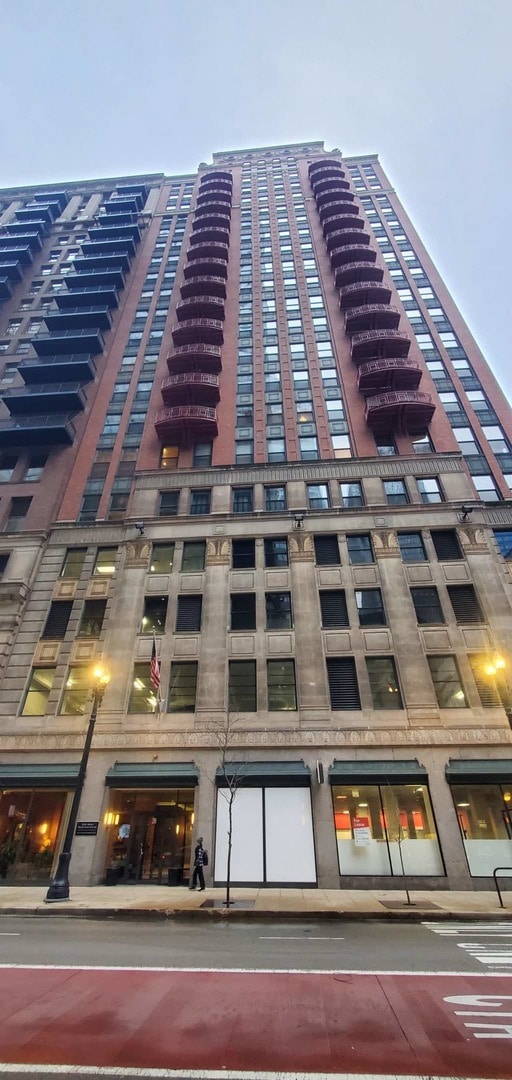 property at 208 W Washington St