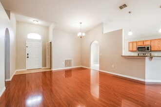 2127 Aitkin Loop in Leesburg, FL - Building Photo - Building Photo