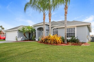 241 SW S Quick Cir in Port St. Lucie, FL - Building Photo - Building Photo