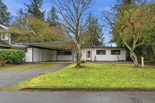 613 155th Ave SE in Bellevue, WA - Building Photo