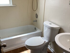 2445 N 37th St in Milwaukee, WI - Building Photo - Building Photo