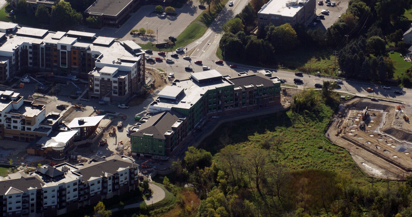 Poplar Creek NorthTown in Brookfield, WI - Building Photo