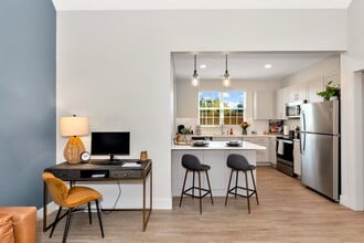 Memorial Village in Huntsville, AL - Building Photo - Building Photo