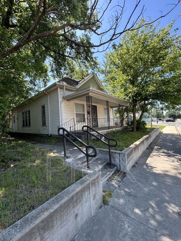 property at 408 N Rouse St